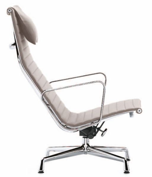 Charles Eames Aluminium Group Chair EA 124 (1958) resmi